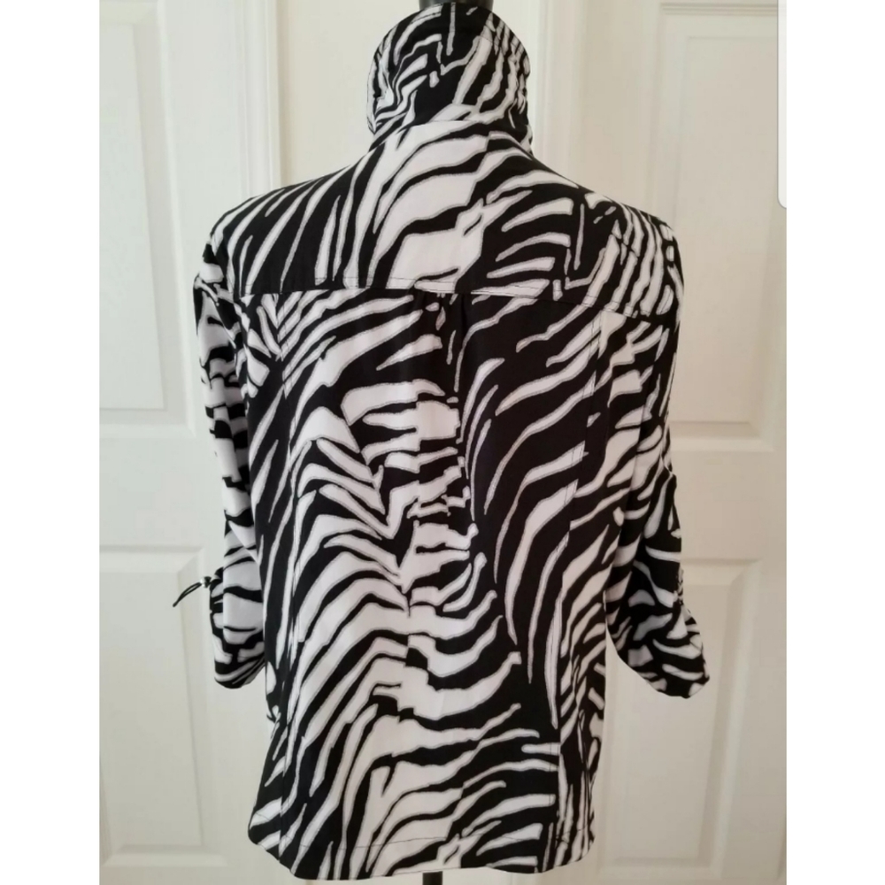 Chicos zebra Jacket snap front sz 1 Med windbreaker - Picture 4 of 8